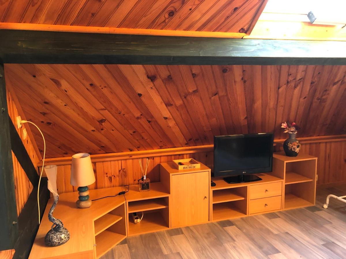 Appartement F1 Mansarde A 100M De La Plage, Proche De Arromanches Et Des Plages Du Debarquement Saint-Côme-de-Fresné Εξωτερικό φωτογραφία