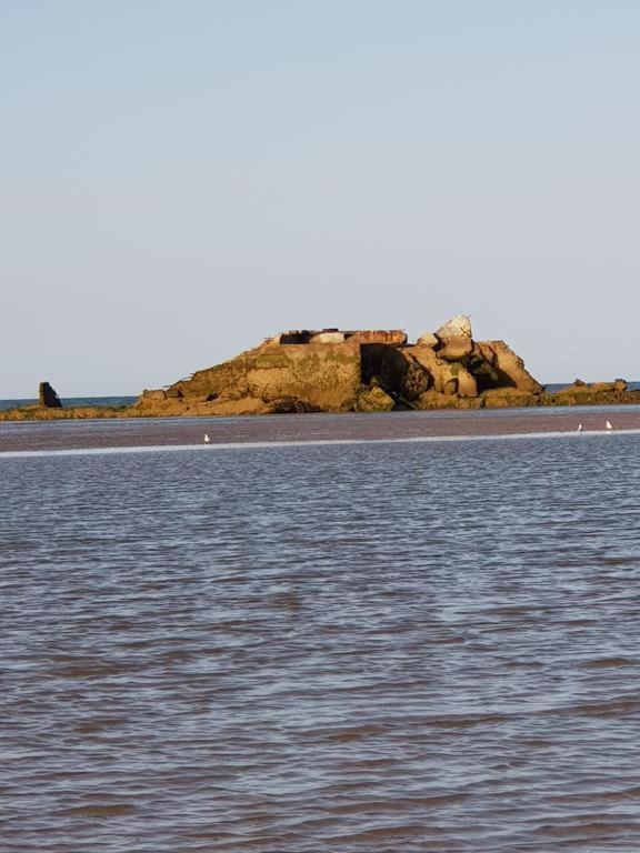 Appartement F1 Mansarde A 100M De La Plage, Proche De Arromanches Et Des Plages Du Debarquement Saint-Côme-de-Fresné Εξωτερικό φωτογραφία